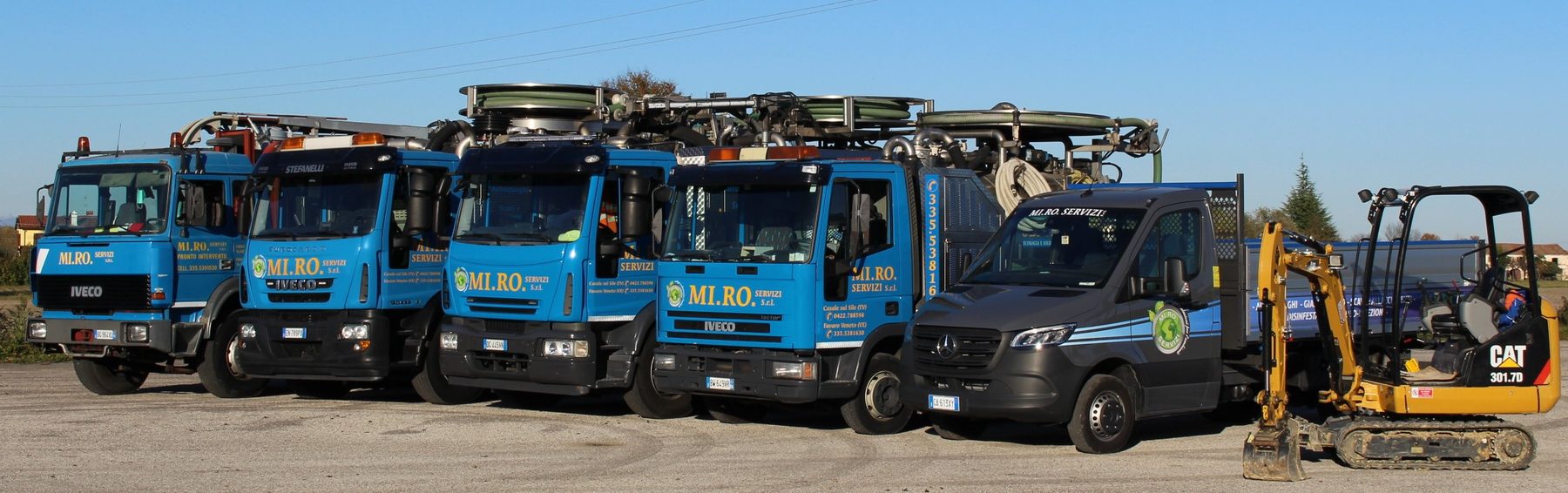 La flotta della MI.RO. Servizi: cinque autospurghi, un furgone e un mini-escavatore